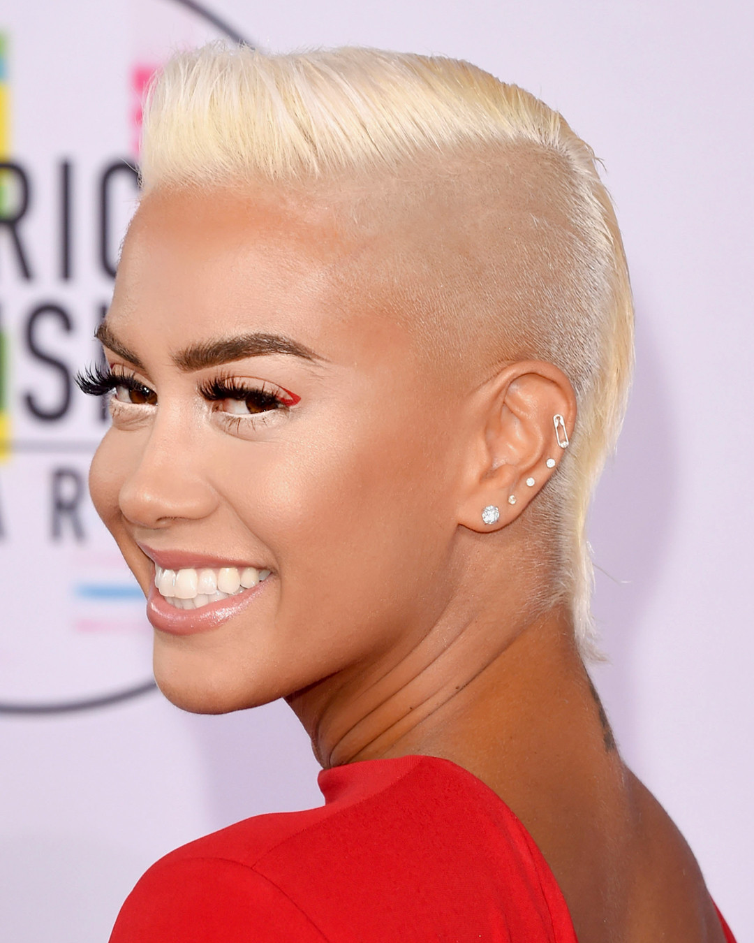 How to Take Red Carpet Makeup Risks IRL Just Like E! News Host Sibley